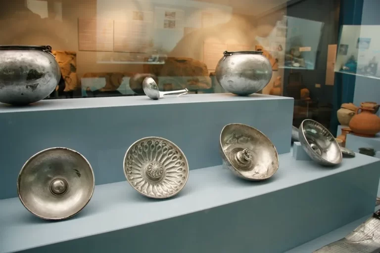 exemples d'artefacts culturels